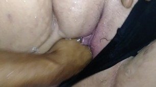 BBW SQUIRTING FROM INTERRACIAL FISTING