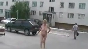 naked aunt walks down the street