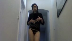 Horny femboy shaking his ass