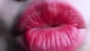 A Non-Stop Look At Gahyeon's Dick Sucking Lips